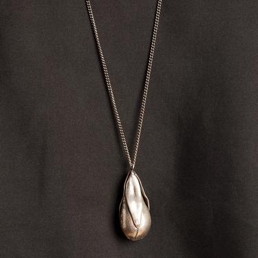 Goti Large Bud necklace in Silver