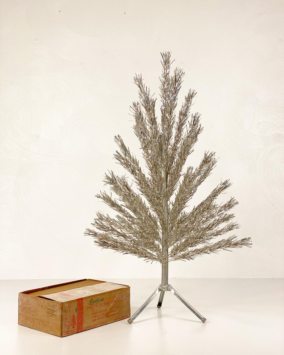 9 foot aluminum christmas tree