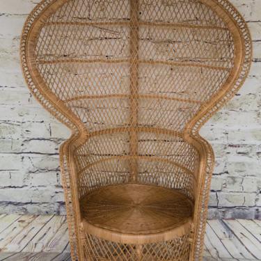 SHIPPING NOT FREE! Vintage Clam Shell Style Peacock Chair/ Wicker Peacock Chair 