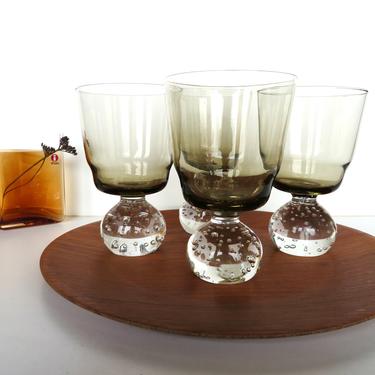 Set of 3 Vintage Carl Erickson 10oz Controlled Bubble Wine Glasses,  Mid Century Modern Smoke Glass Cocktail Goblets 