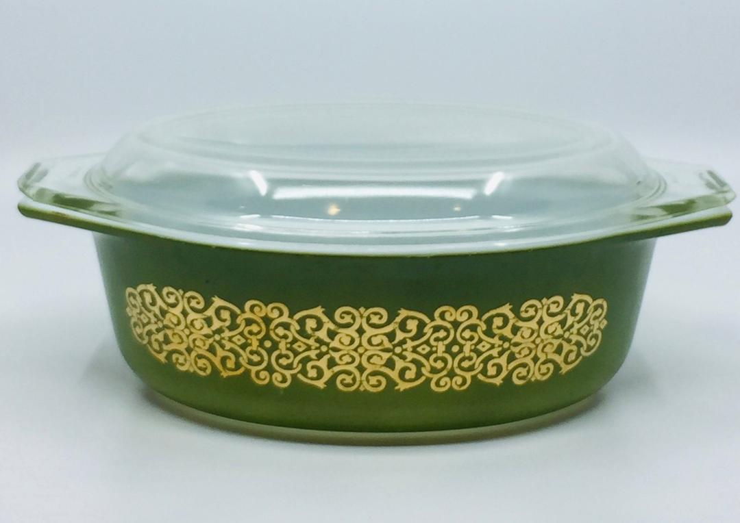 Pyrex Lidded Bakers 043 & hot 045