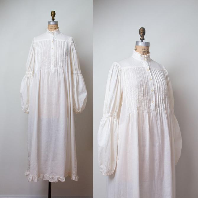 1980s NWT Peach & White Lace Balloon Sleeve Nightgown