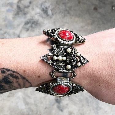 019-1970s Chunky Metal Link Bracelet - Red Marbled Stones - Medieval - Witchy - Crowns - Diamond Shaped 