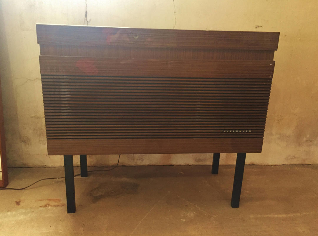 Vintage Mid Century Modern Telefunken Contessa 205 MX Stereo Console