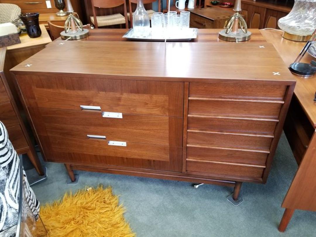 MidCentury Modern six drawer dresser by American of Martinsville Peg