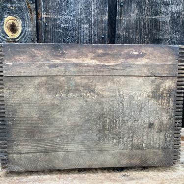 Vintage Crate -- Vintage Worn Crate -- Vintage Crates -- Plain Vintage Crate -- Stamped Vintage Crate -- Wooden Crate -- Vintage Wood Crate 