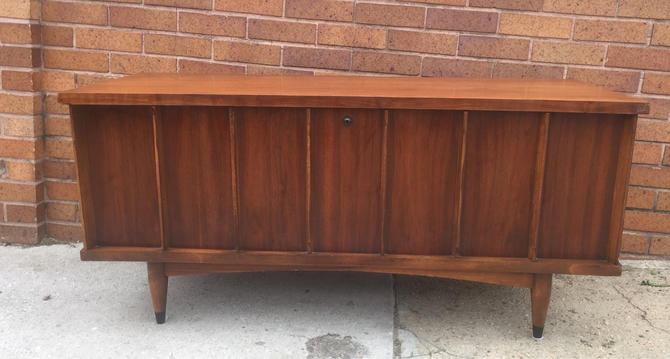 Mid Century Lane Cedar Chest Pickup And Delivery To Selected Cities Only By Urbaninteriorsbalt From Urban Interiors Baltimore Of Baltimore Md Attic