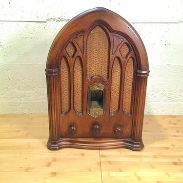 1932 GE J-82 Gothic Cathedral Radio, Fully Restored, Art Deco 8-Tube AM 