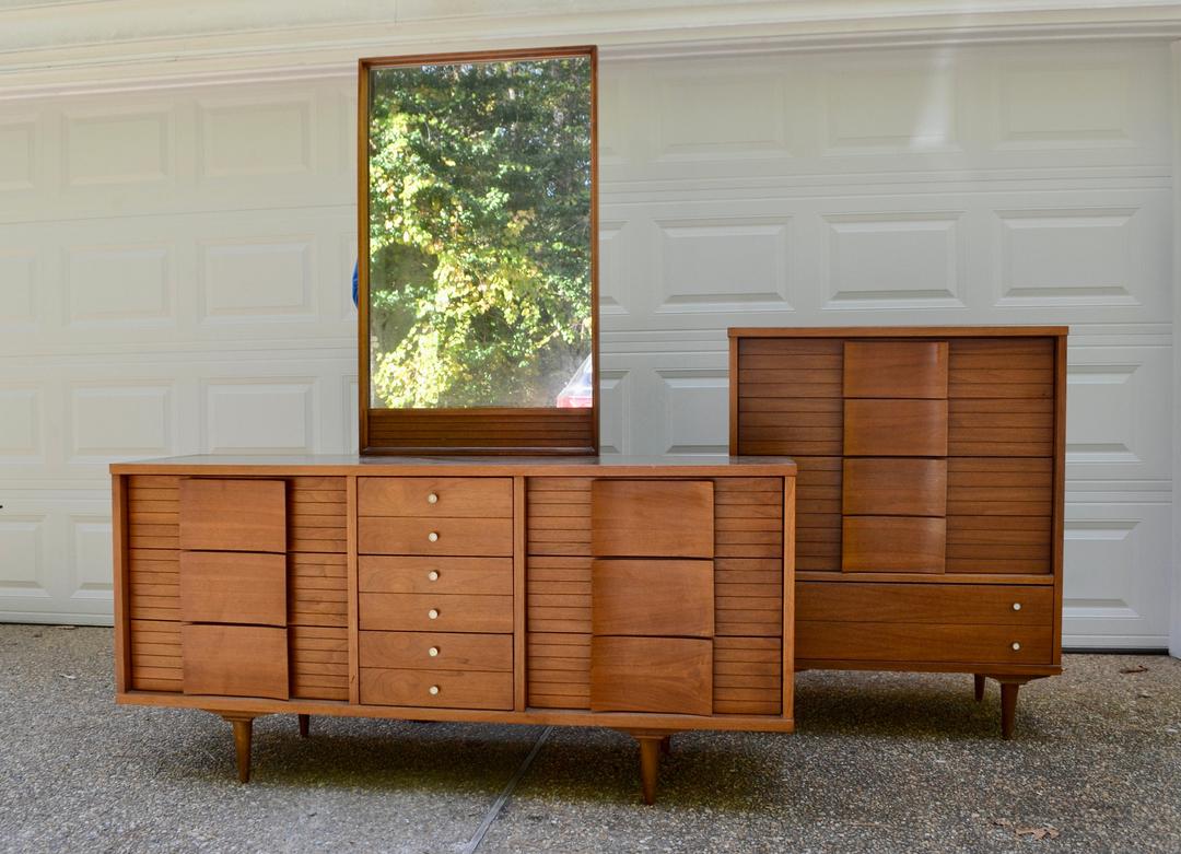 Mid Century Bedroom Set by Johnson Carper nine drawer dresser Ross Design Company Hampton, VA