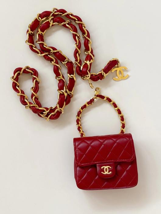 Vintage 90s CHANEL CC Red Quilted Leather Gold Chain Fanny, Moonstone  Vintage