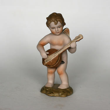 vintage Ardalt cherub with musical instrument/ made in occupied Japan 
