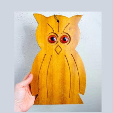 Vintage wood owl wall hanging 11.5&amp;quot; x 7.5&amp;quot; with googly eyes, 70s home decor for owl lover, cute carved wood wall art made in Philippines 