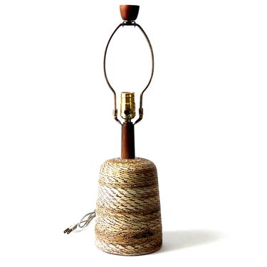 MARTZ LAMP 22in Cream Incised Tan Brown Stripes Orig Wiring Walnut Finial Stem Gordon Jane Art Pottery Vintage Mid Cent Danish Mod ExC Work 
