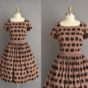 vintage 1950s dress | Adorable Chocolate Brown Short Sleeve Full Skirt Day Dress | Large | 50s vintage dress 