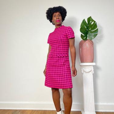 Vintage Pink Print Mini Dress from the 1960s - 1970s 60s Chanel Style 100% Virgin Wool Dress Front Pocket Detail Small with Zip Back Closure 