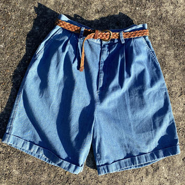 Vintage 90’s Mom jeans~ Denim high waisted~ long pleated shorts~ faded blue~ plus size 35” waist 