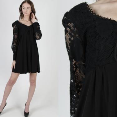 Vintage 70s Black Corset Dress / All Over Plain Floral Crochet Lace / Lace Up Gothic Corset Prairie Festival Mini Dress 