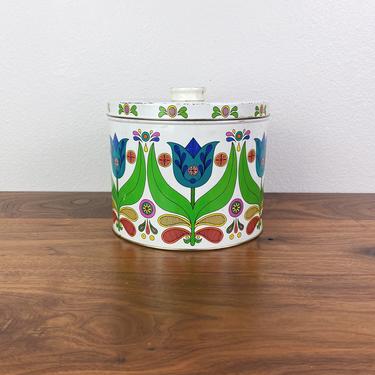 Vintage Bisquick Flour Tin Tulip Mod Design with recipes 