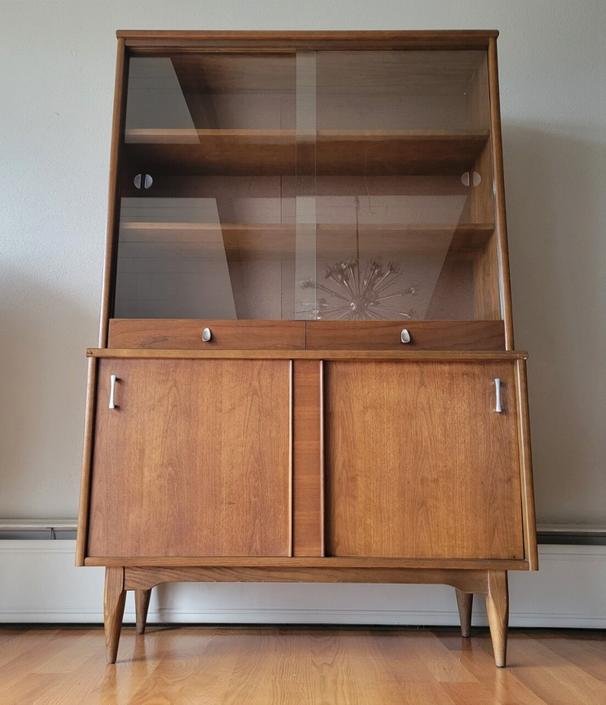 Mid century deals hutch glass doors