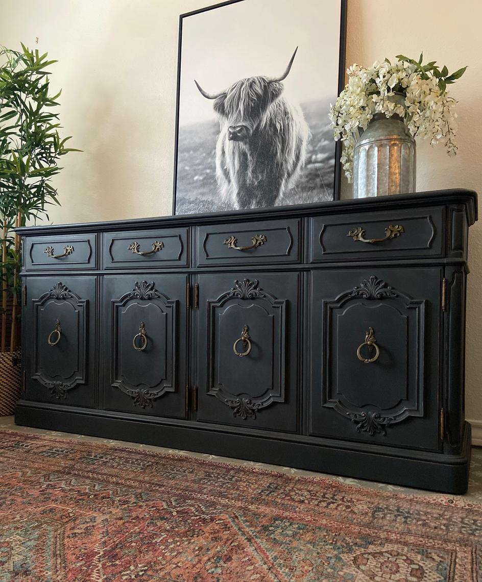 Vintage Thomasville French Country Provincial Buffet Credenza Entry