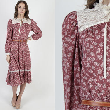 Vintage 70s Maroon Calico Floral Dress / Western Country Floral Pilgrim Dress / Prairie Barn Dancing Midi Maxi Dress 
