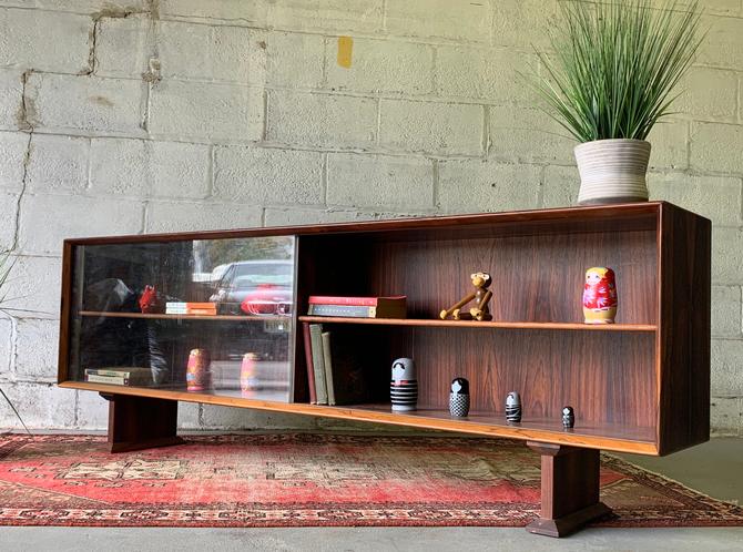 Low bookshelf deals mid century