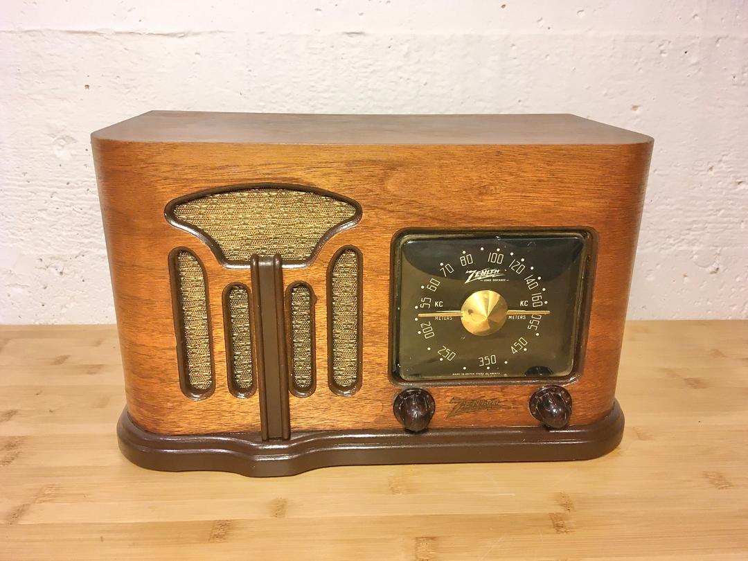 1942 Zenith Radio 6D628, Elec Restored, Black Dial | Deco2Go | Seattle, WA