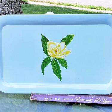 VINTAGE Metal Serving Trays// Retro TV/Serving Trays// Shabby Chic Trays// Mid Century Modern Bed/Lap Tray (Set of  4)) 