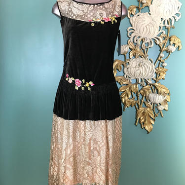 1920s velvet dress, authentic flapper dress, vintage 20s dress, antique dress, size small, drop waist dress, Downton abbey, metallic lace 