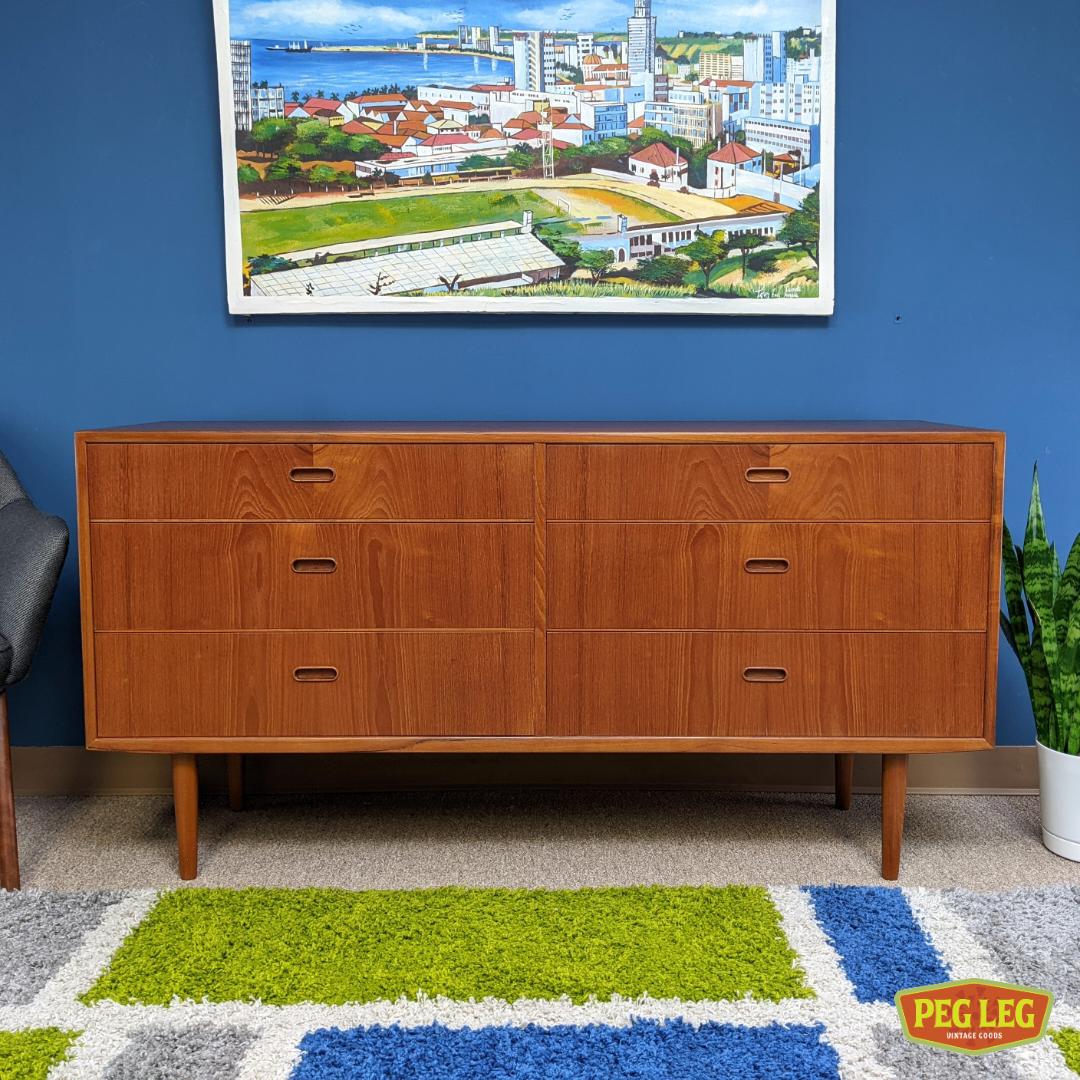 Danish Modern teak 6drawer dresser by Falster Peg Leg Vintage