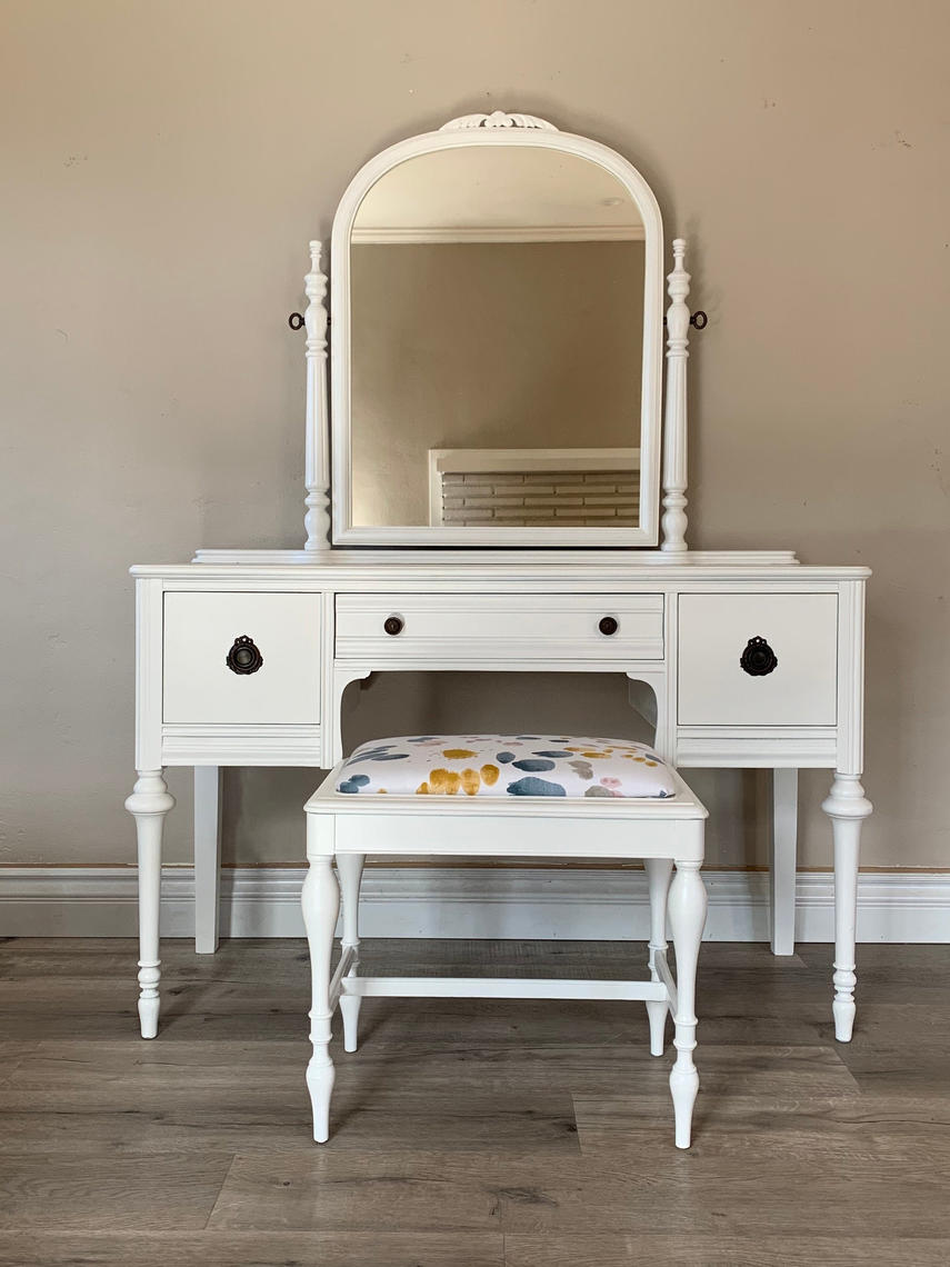 SAMPLE PIECE ONLY Antique White Makeup Vanity Eclectic Home Living