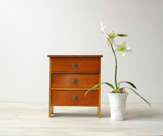 Vintage Wood Drawer Box Doll Chest Of Drawers Jewelry Box Small