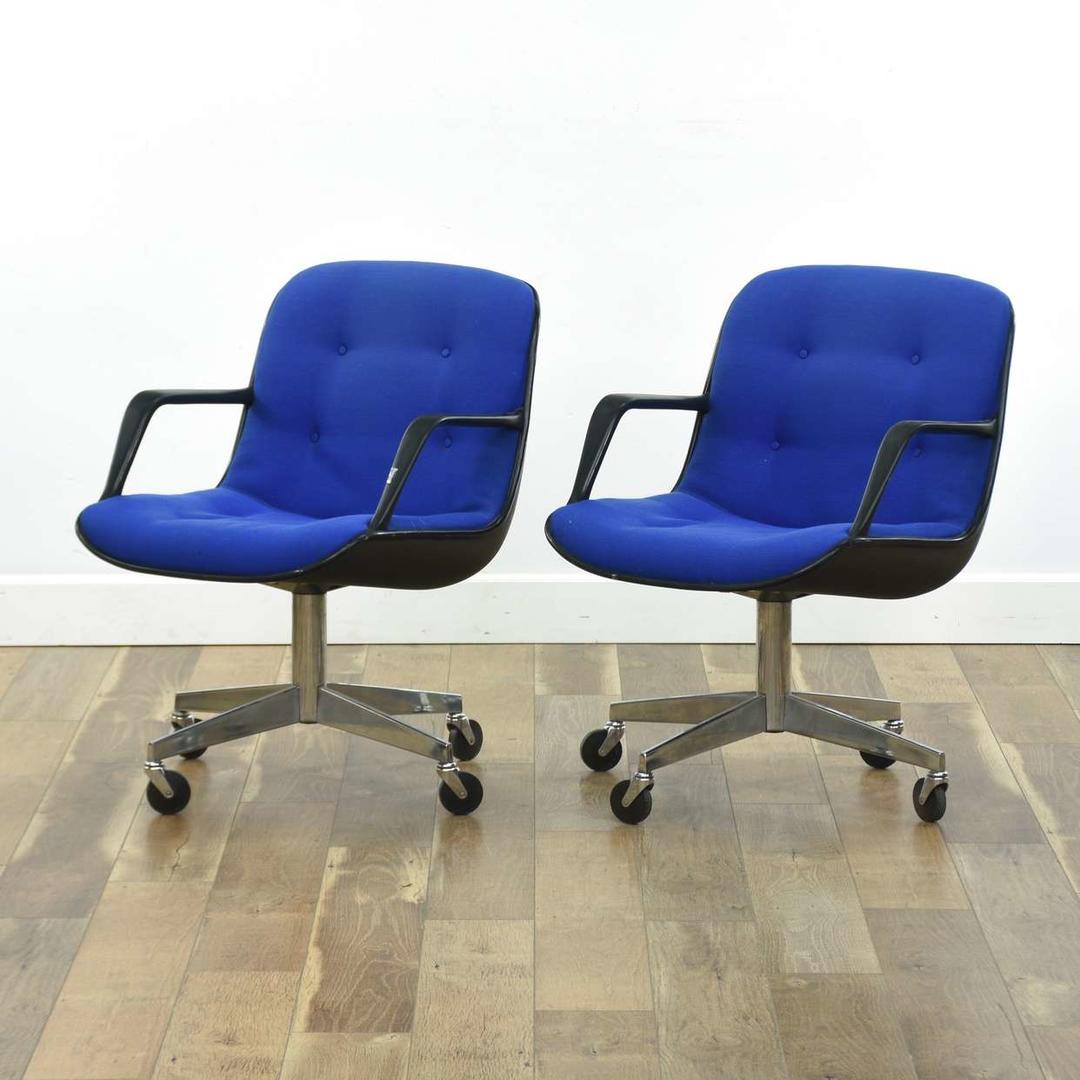 Pair Of Steelcase Vintage Royal Blue Conference Chairs Loveseat (San