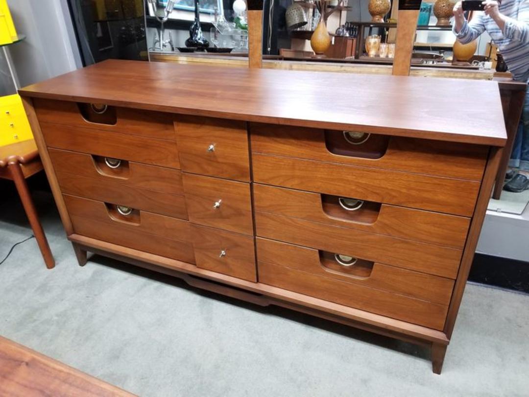 MidCentury Modern walnut nine drawer dresser Peg Leg Vintage