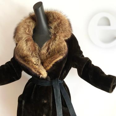 70s Brown Plush Faux Fur Maxi Coat hotsell - Large | Vintage Glam Oversize Winter Teddy Jacket