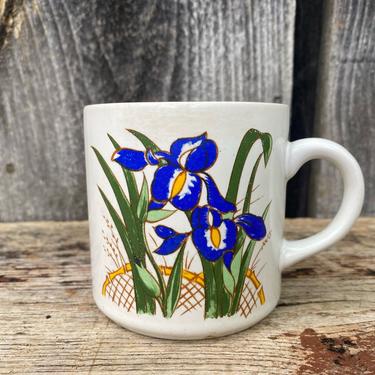 Vintage Iris Mug -- Vintage Tennessee Mug -- Tennessee State Flower Mug -- Vintage Floral Mug -- Iris Mug -- Flower Mug -- Iris 