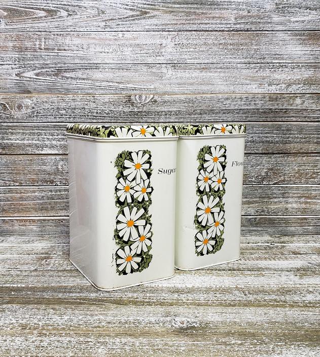 Vintage Daisy Kitchen Canisters 1960s White Flowers Sugar Flour Canister Set Storage Canisters Lids Cheinco Housewares Vintage Kitchen By Agogovintage From A Gogo Vintage Of Havre De Grace Md Attic