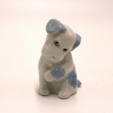 vintage ceramic dog white with blue spots 