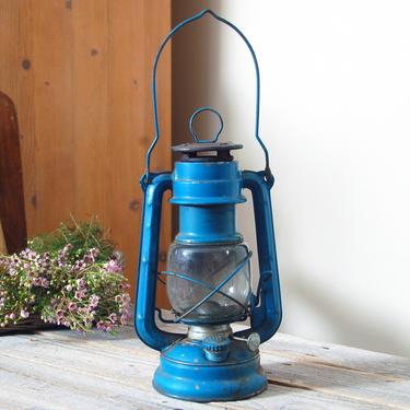 Vintage blue lantern / vintage #400 Hope lantern / kerosene lantern / vintage camping lantern / cabin lighting / rustic lantern 