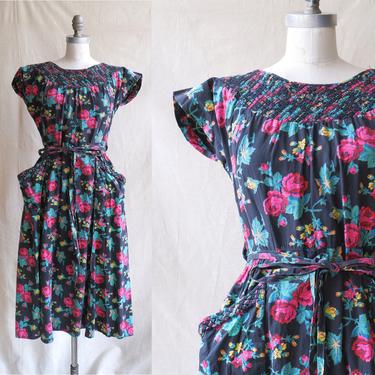 Vintage 50s Floral Cotton Wrap Dress/ 1950s Rose Print Lattice Dress with Pockets/ Swirl Wrap/ Size Medium 
