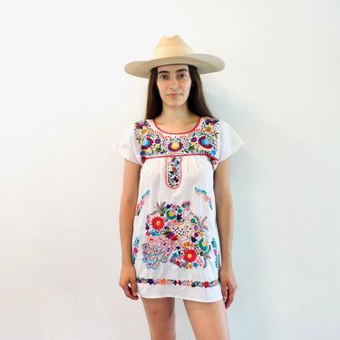 Mexican Tunic // vintage cotton boho hippie Mexican hand embroidered dress hippy blouse mini dress white // S Small 