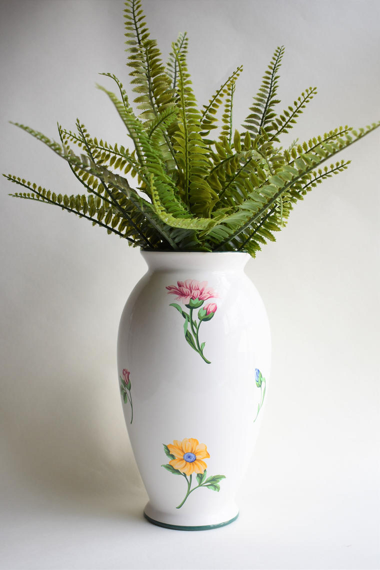 Tiffany & co. Porcelain Vase made in Portugal White with Yellow