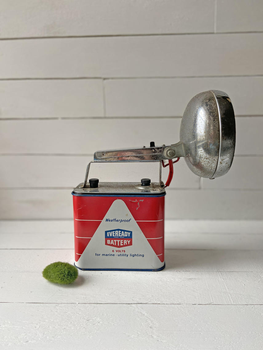 Vintage EVEREADY Battery And Lantern, Flashlight 6 Volts Marine Use