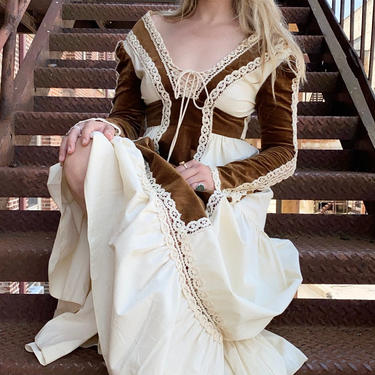 1970s Ivory & Brown Lace Up Gunne Sax Gown 