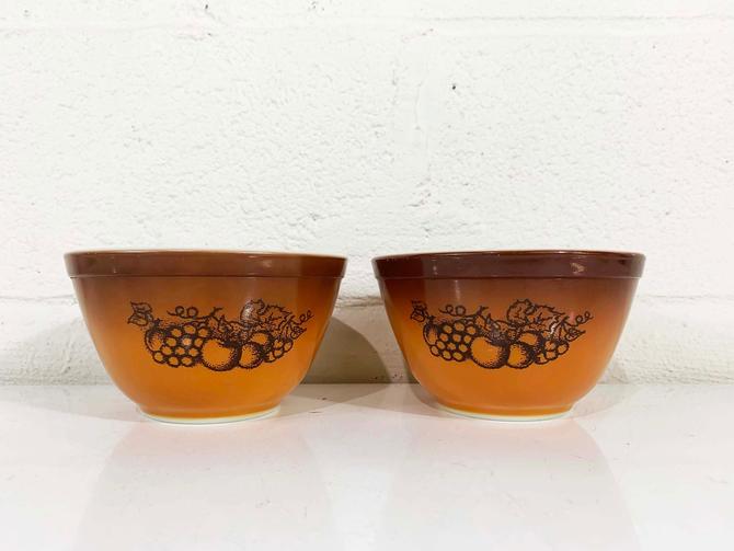 Vintage Pyrex Old Orchard 1 1/2 Quart Mixing Bowl, Pyrex Brown Ombre  Nesting Bowl, Small Brown/orange Pyrex Bowl 