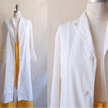 Vintage 40s White Cotton Lab Coat/ 1940s Long Duster Jacket with Pockets/ Size Medium 