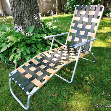 Vintage Brown and Cream Webbed and Aluminum Folding Garden/Lawn Lounge Chair 
