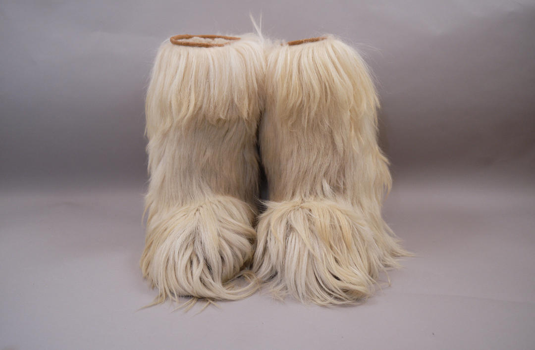 Knee shaggy women yeti boots Winter real goat fur Yeti boots Long fur boots