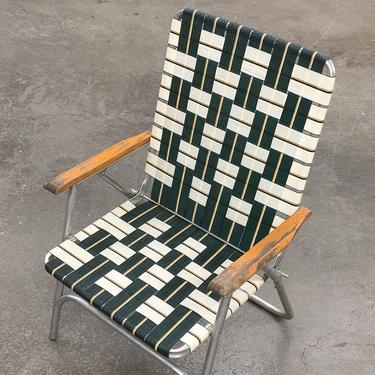 Vintage Lawn Chair Retro 1980s Green and White + Vinyl Webbing + Silver Aluminum Frame + Folds Up + Outdoor Seating + Patio Furniture 