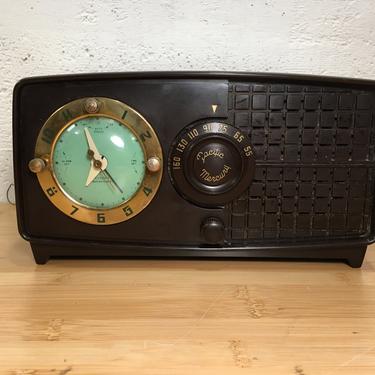 1952 Pacific Mercury Clock Radio, Serviced and Nicely Working Mid Century Modern, Telechron Alarm Clock 